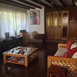 Habitacion Familiar Con Bano Gigante Al Lado De Clinica Alemana